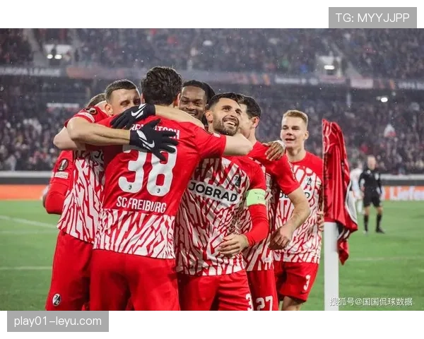 弗赖堡进攻套路揭秘:赛季逆袭夺冠背后的战术密码 弗赖堡进攻套路揭秘:赛季逆袭夺冠背后的战术密码