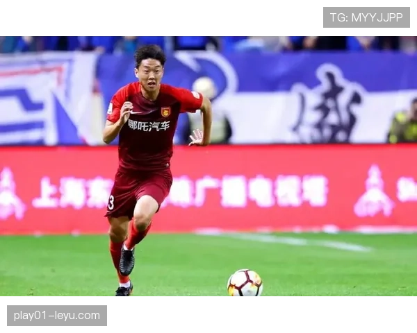 红黄牌频发成赛季焦点，球队纪律与战术调整面临双重考验