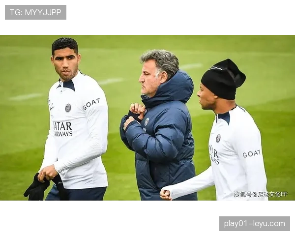 阿什拉夫身披巴黎2号球衣状态回暖,新赛季表现备受期待 阿什拉夫身披巴黎2号球衣状态回暖,新赛季表现备受期待