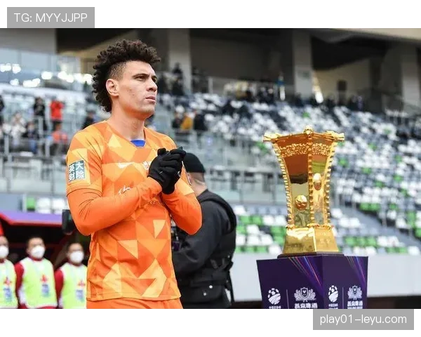 巴雷拉强强对话中表现稳健，持续提升中场影响力