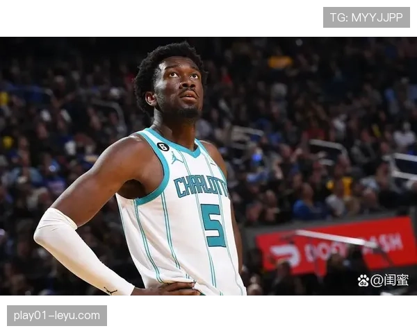 罗伯特·威廉姆斯篮板率提升明显，内线防守效率对比季前赛跃升