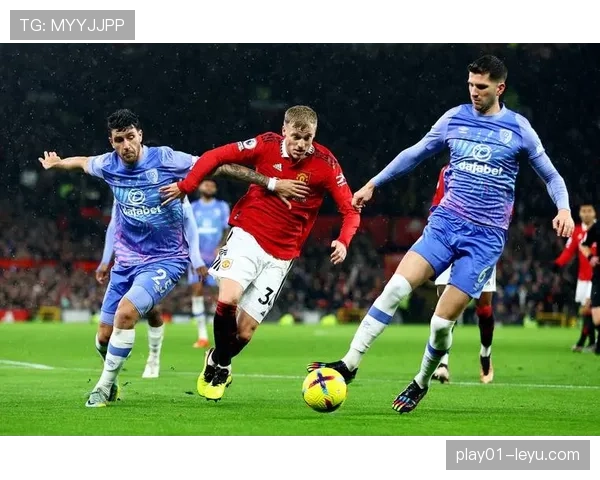 切尔西中场节奏失控，近期表现波动对争冠形势产生影响